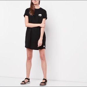 Roots t-shirt dress with pockets 🌸